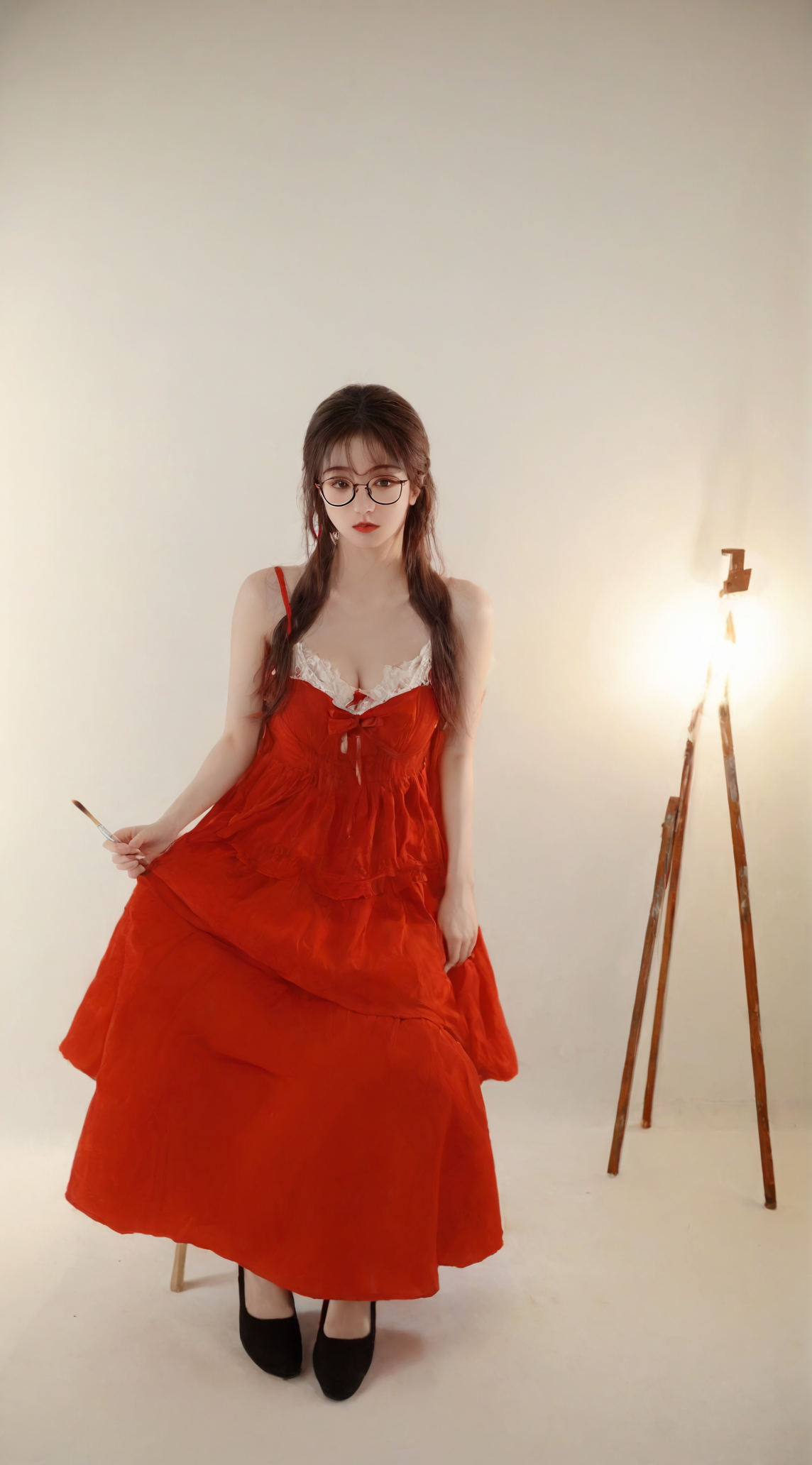 画室的红裙少女